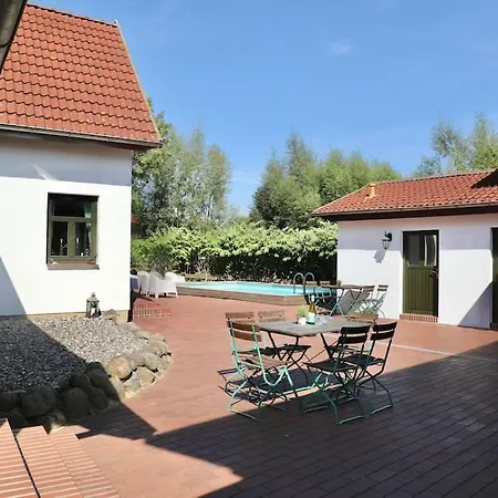 Fehmarn Mecklenburg Pool Alte Schule Barlin Dargun